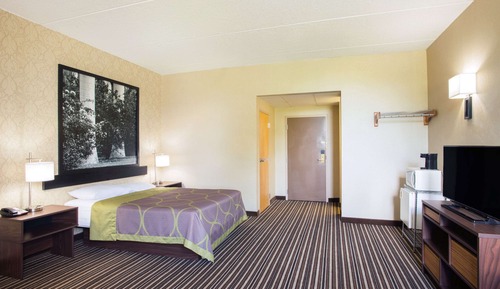 Suite, 1 Queen Bed, Non Smoking (Oversized Suite)