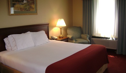 Standard Room, 1 King Bed