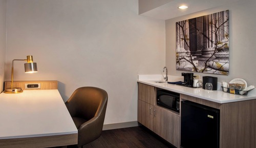Suite, 2 Double Beds, Non Smoking