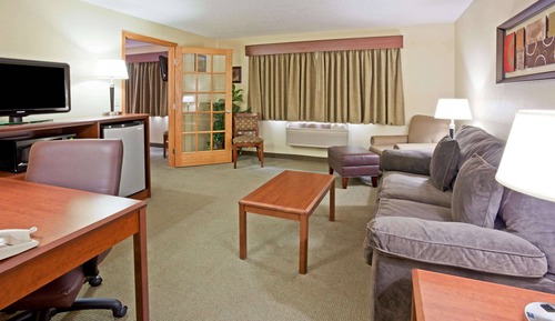 Business Suite, 1 King Bed, Non Smoking