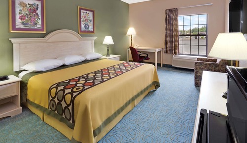 Deluxe Studio Suite, 1 King Bed, Non Smoking