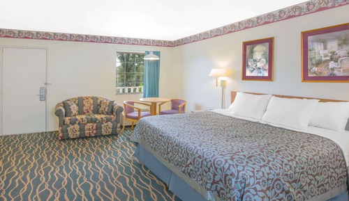 Standard Room, 1 King Bed, Smoking