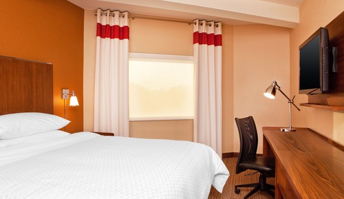 Studio Suite, 1 King Bed with Sofa bed, Non Smoking