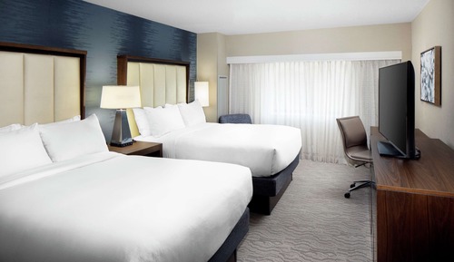 2 Queen Beds, Hearing Accessible