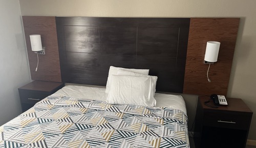 Deluxe Room, 1 King Bed, Non Smoking, Refrigerator & Microwave