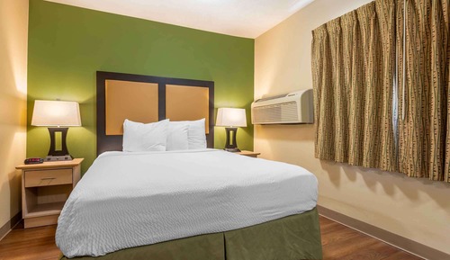 Deluxe Studio, 1 Queen Bed with Sofa bed, Non Smoking