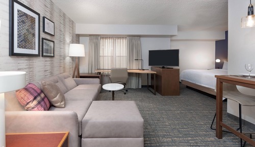 Studio, 1 King Bed with Sofa bed (Hearing Accessible)