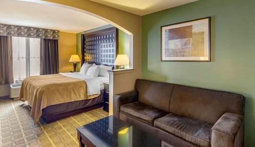 Suite, 1 Queen Bed with Sofa bed, Accessible, Non Smoking
