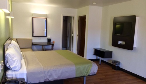 Deluxe Suite, 1 King Bed, Non Smoking, Hot Tub