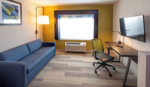Suite, 1 King Bed, Accessible Bathtub (Communications, Mobility)