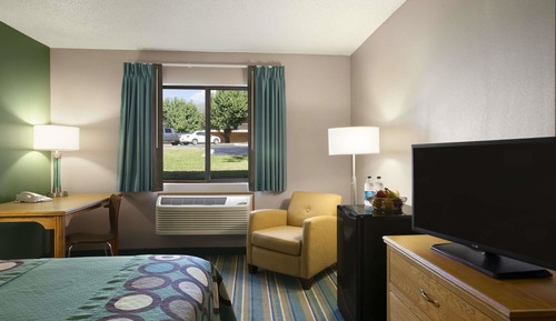 Room, 1 Queen Bed, Accessible, Non Smoking (Mobility, Roll-In shower)
