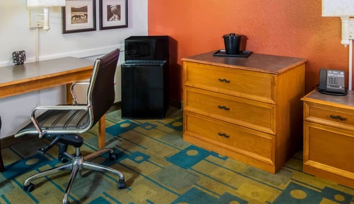 Room, 1 King Bed, Accessible, Non Smoking (Mobility Accessible)