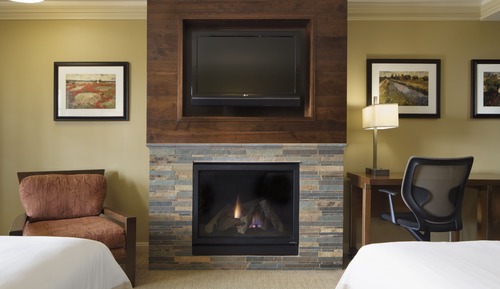 Deluxe Room, 2 Queen Beds, Fireplace