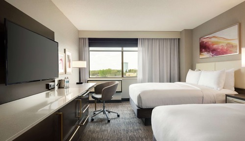 Room, 2 Queen Beds, Accessible, Bathtub