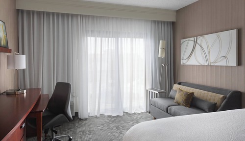 Room, 1 King Bed, Non Smoking (Hearing Accessible)