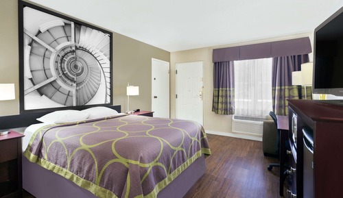 Room, 1 Queen Bed, Accessible, Non Smoking (Mobility/Hearing Impaired)
