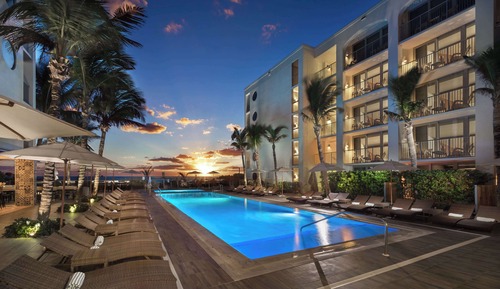 Room, 1 King Bed, Pool View