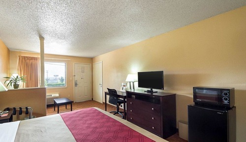 Suite, 1 King Bed with Sofa bed, Smoking