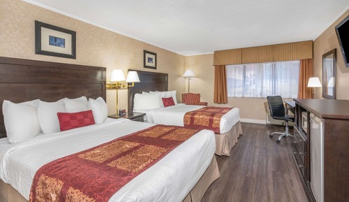Room, 2 Queen Beds, Non Smoking