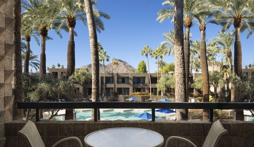 Room, 2 Queen Beds, Balcony, Camelback Mountain Vw