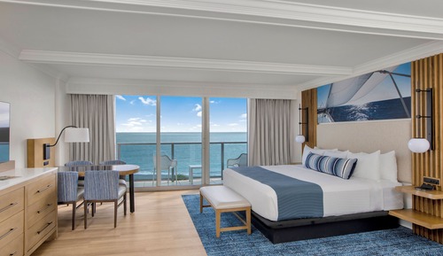 Deluxe Room, 1 King Bed, Oceanfront