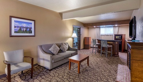 Suite, 1 King Bed, Non Smoking, Hot Tub