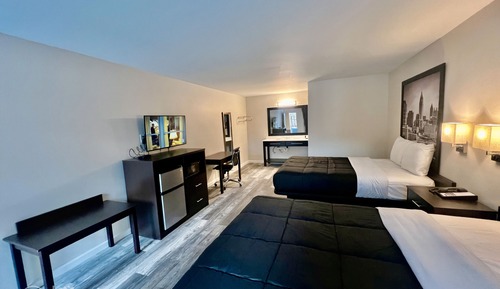 Deluxe Room, 2 Queen Beds, Non Smoking
