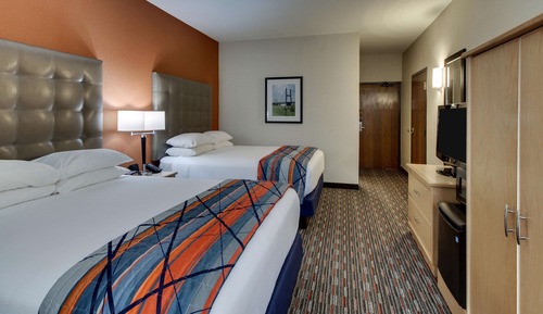 Deluxe Room, 2 Queen Beds, Accessible, Refrigerator & Microwave (Tub)