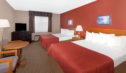 Room, 2 Queen Beds, Non Smoking, Courtyard View