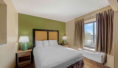 Deluxe Studio, 1 Queen Bed with Sofa bed, Non Smoking