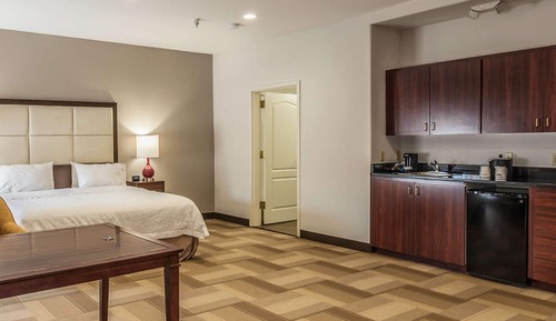Suite, 1 King Bed, Non Smoking