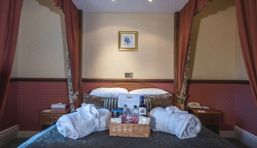 Double Room (4 Poster)