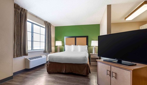 Deluxe Studio, 1 Queen Bed with Sofa bed, Non Smoking
