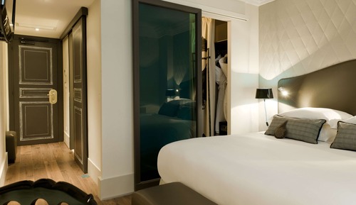 Classic Room Opera View