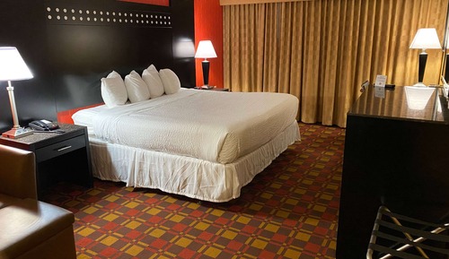 Studio Suite, 1 King Bed, Non Smoking (One-Bedroom)