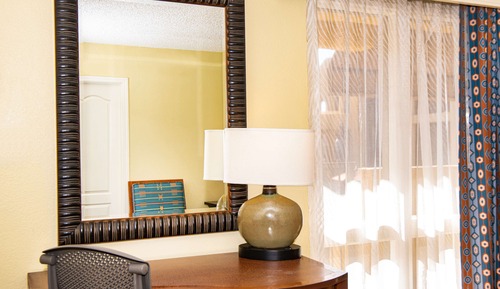 Suite, 1 Queen Bed, Accessible, Bathtub (Mobility & Hearing)