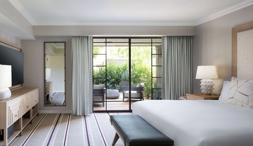 1 King Bed (Premier View Suite)