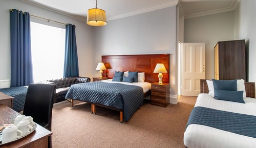 Family Room, Multiple Beds