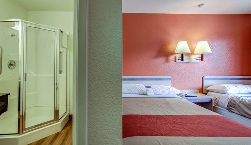 Deluxe Room, 2 Double Beds, Non Smoking, Refrigerator & Microwave