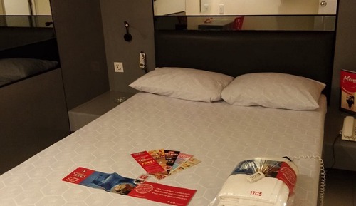 Deluxe Room, 1 Queen Bed