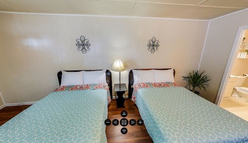 Cabin, Non Smoking (Pets OK, Linens Included)