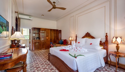 Deluxe Room, Partial Sea View (5 Meters From The Beach)
