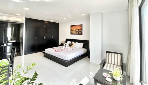 Deluxe Room, City View