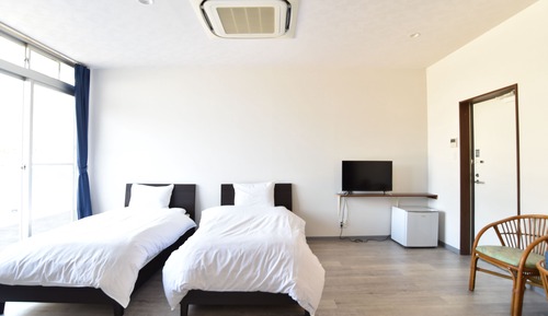 Western Style Room, 8 tatami, with Bathtub (Accessible)