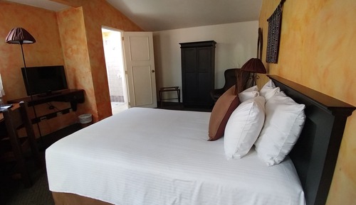 Standard Room, 1 Bedroom, Ensuite, Courtyard View