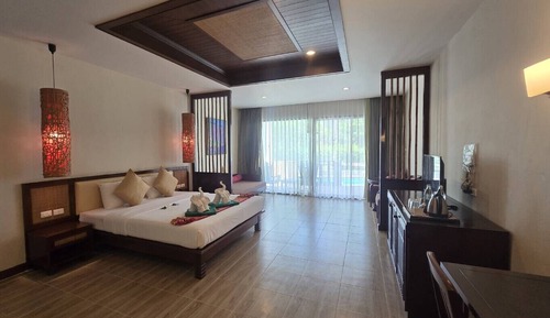 Deluxe Pool Access Double Room