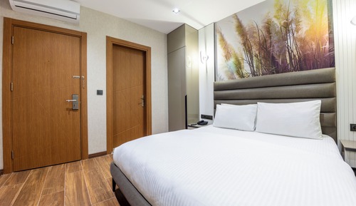 Deluxe Room With Balcony