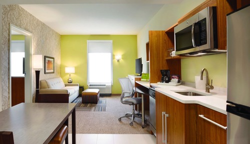 Suite, 1 King Bed, Accessible, Bathtub