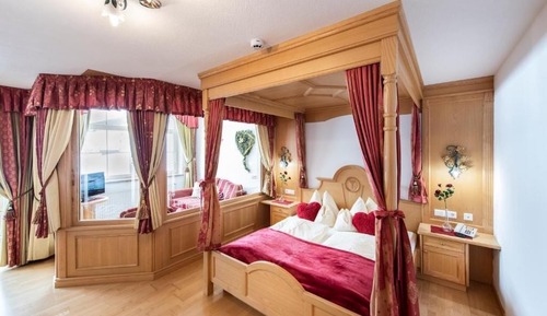 Basic Double Room, Balcony, Mountain View