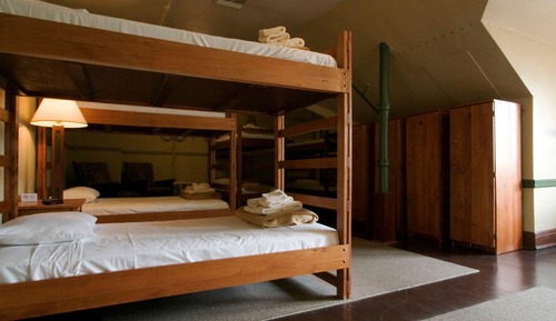 Shared Dormitory, Men only